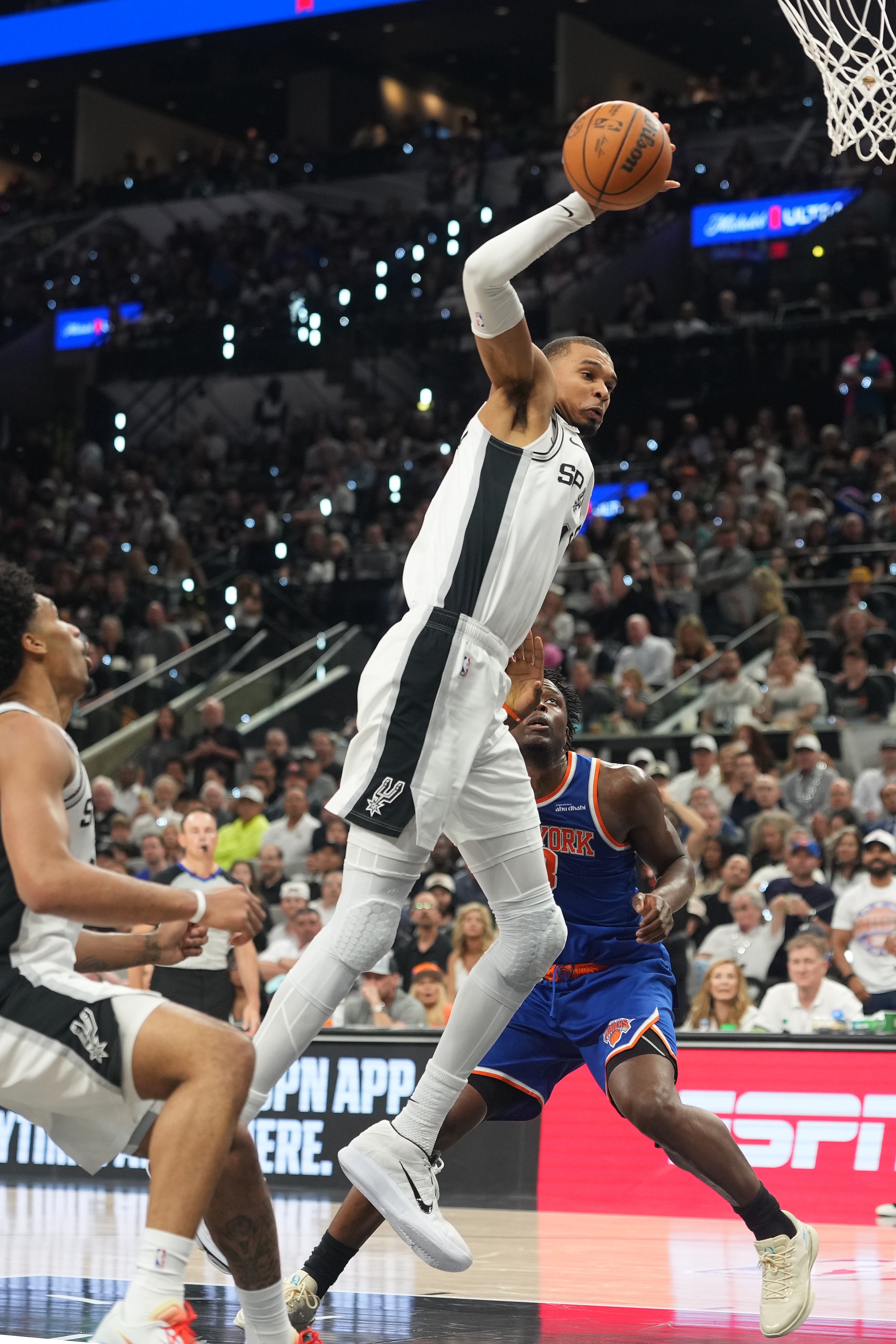 nba尼克斯vs马刺比分预测