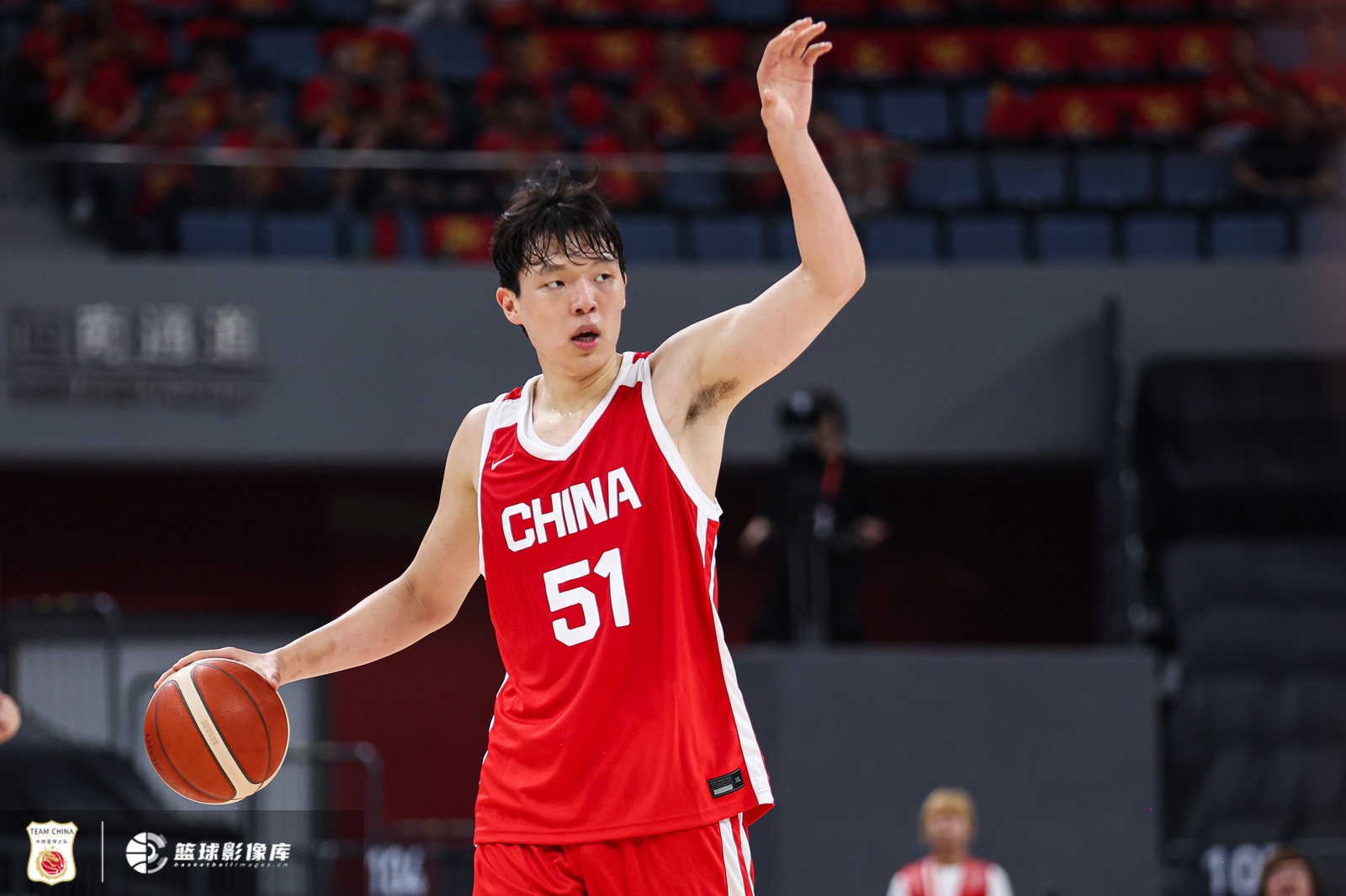 杨瀚森赛后连夜返青处理私务 随即赴美备战夏联