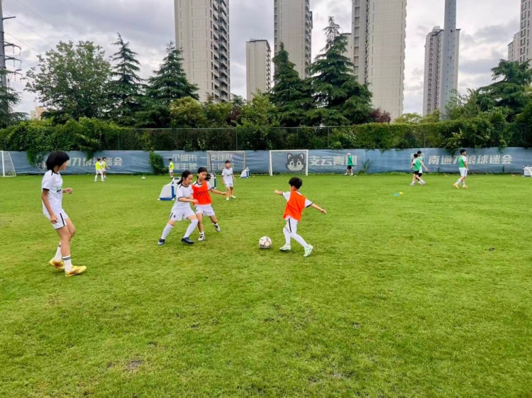 德式青训体系移植南通：门兴学院联合支云夏令营开营