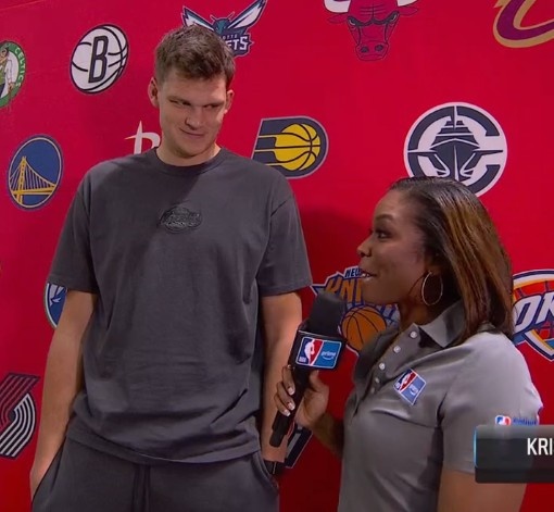 凯斯勒夏联场边表态：愿为湖人拼尽一切